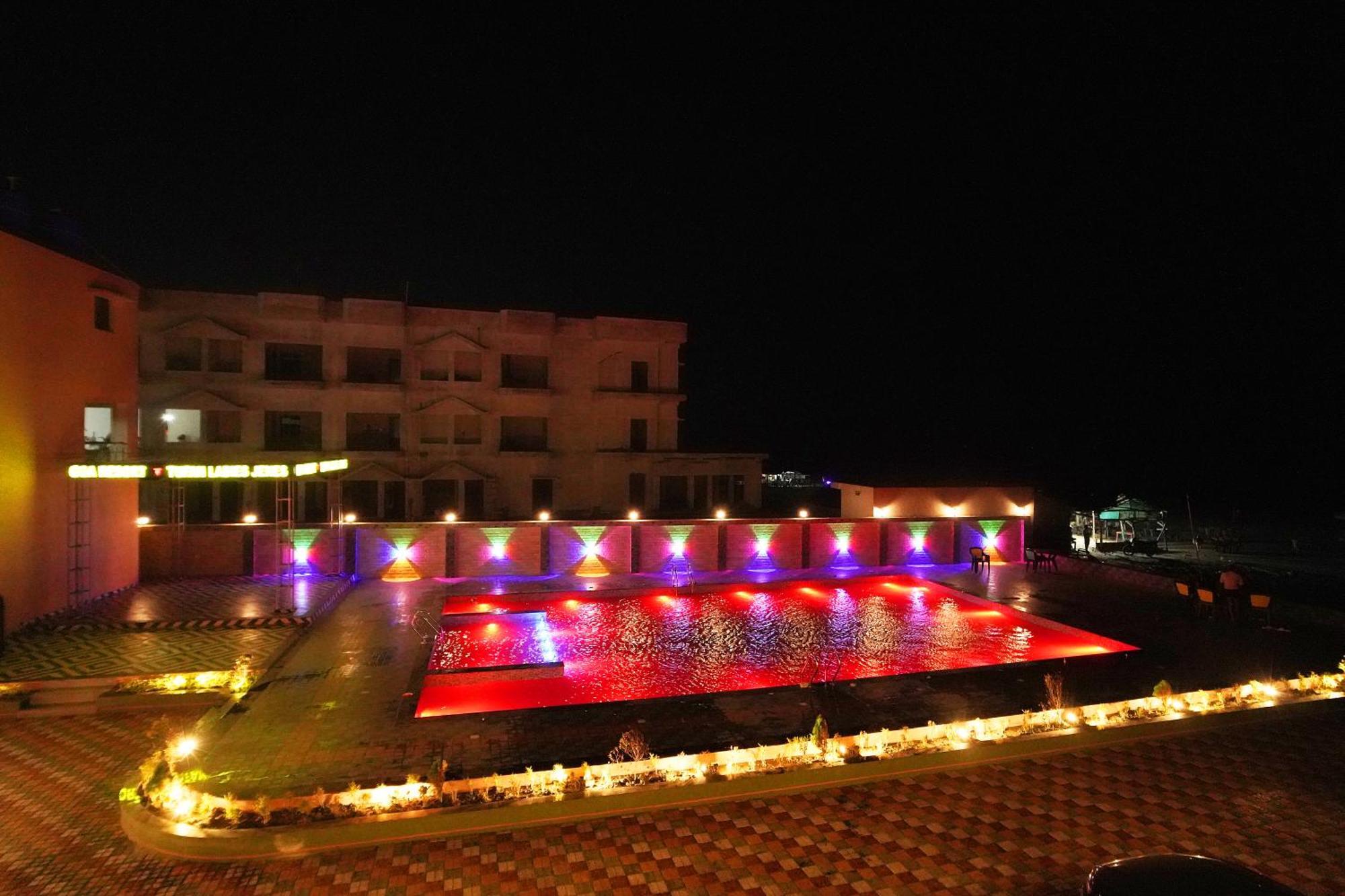 Goa Beach Resort On Beach Mandarmani Extérieur photo