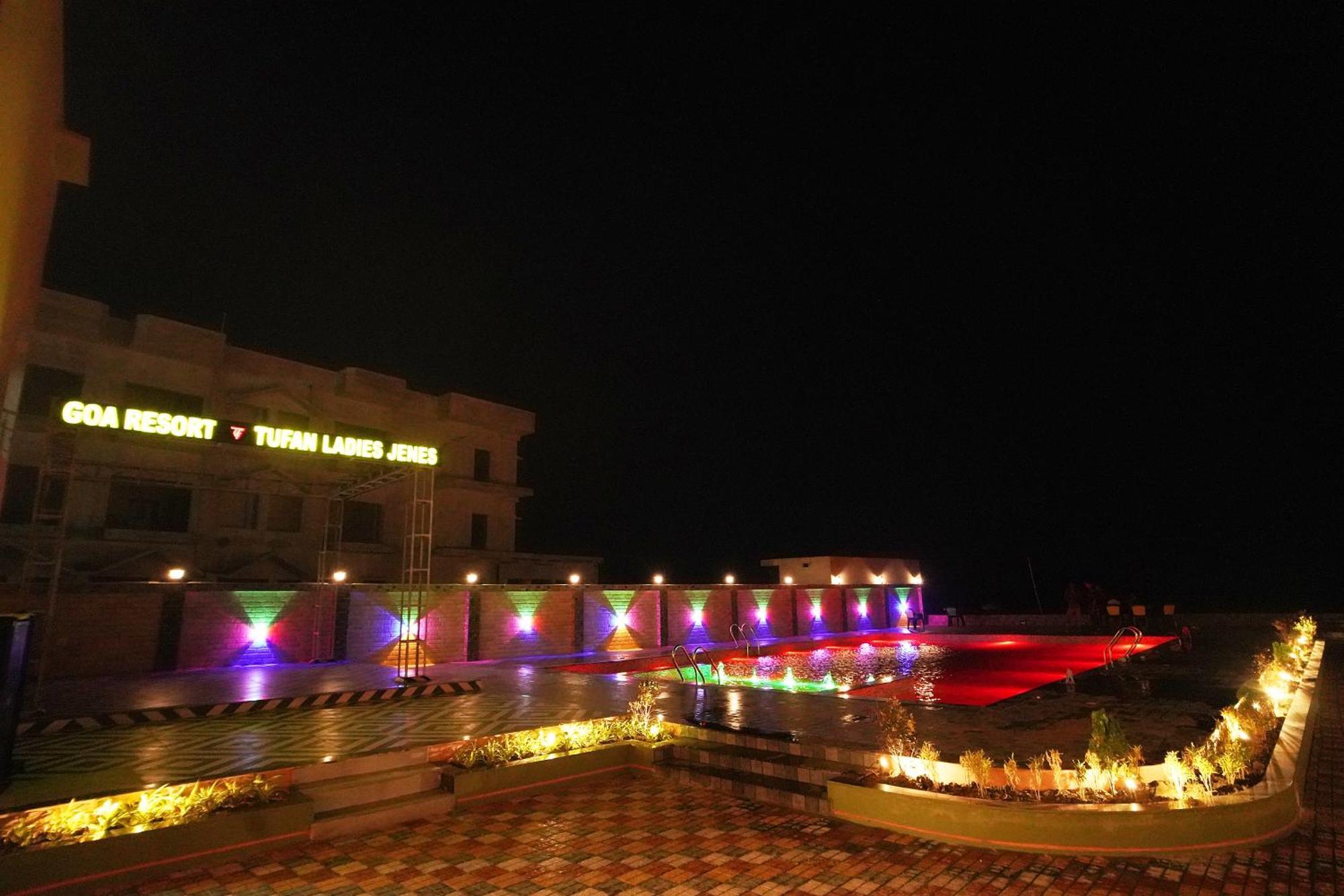 Goa Beach Resort On Beach Mandarmani Extérieur photo