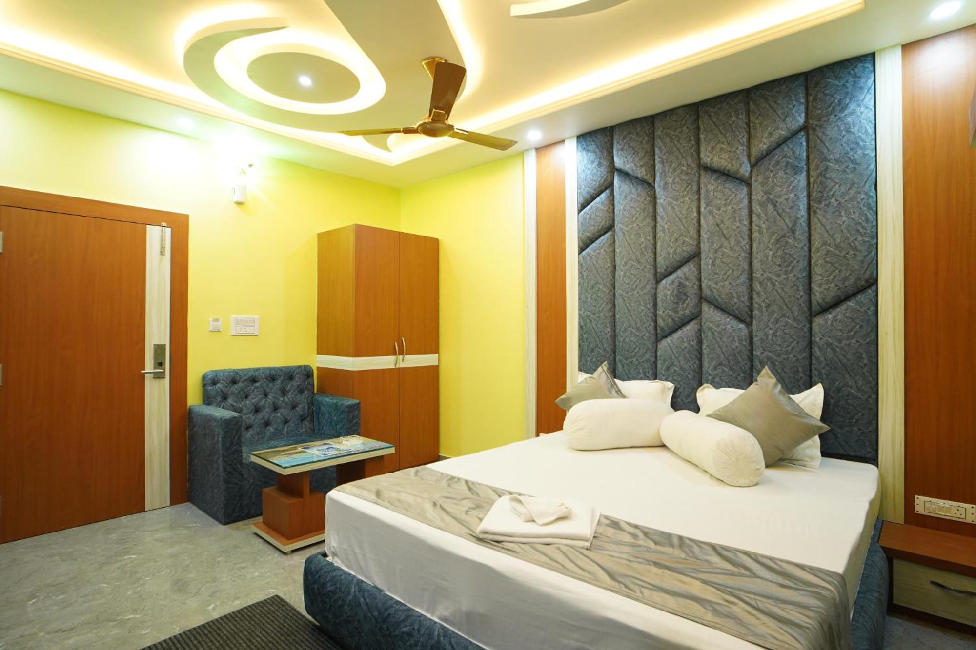 Goa Beach Resort On Beach Mandarmani Extérieur photo