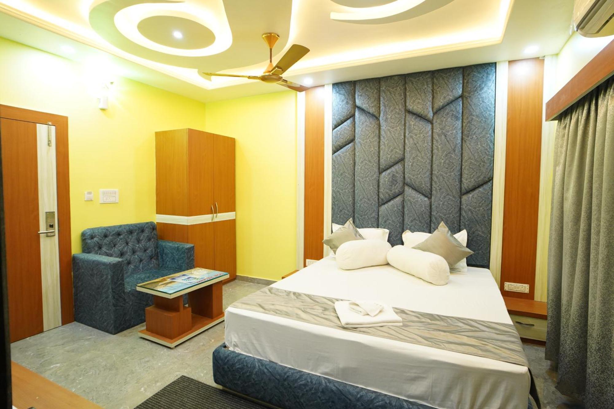 Goa Beach Resort On Beach Mandarmani Extérieur photo